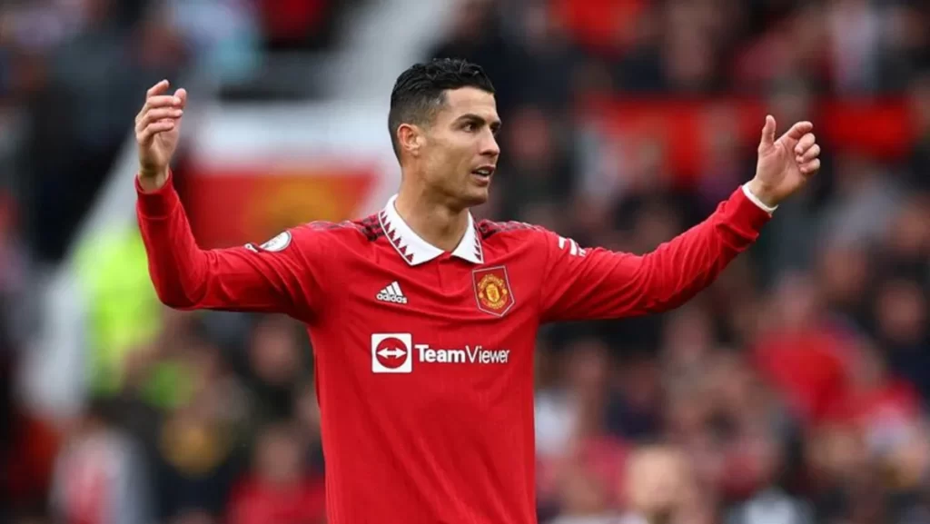 Soccer-Ronaldo Accuses Manchester United of Betrayal